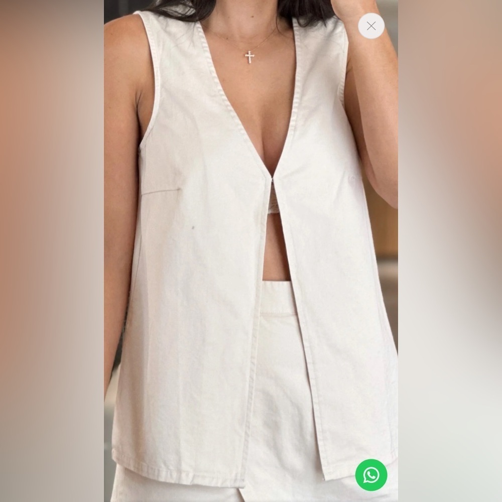 Le Lis Cream V-Neck Sleeveless Open-Front Tunic
